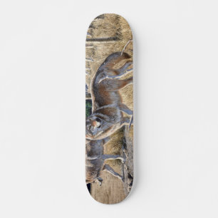 Skateboard Ensemble de loups dans la peinture forestière