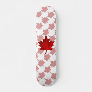 Skateboard Feuille d'érable du Canada par Shirley Taylor