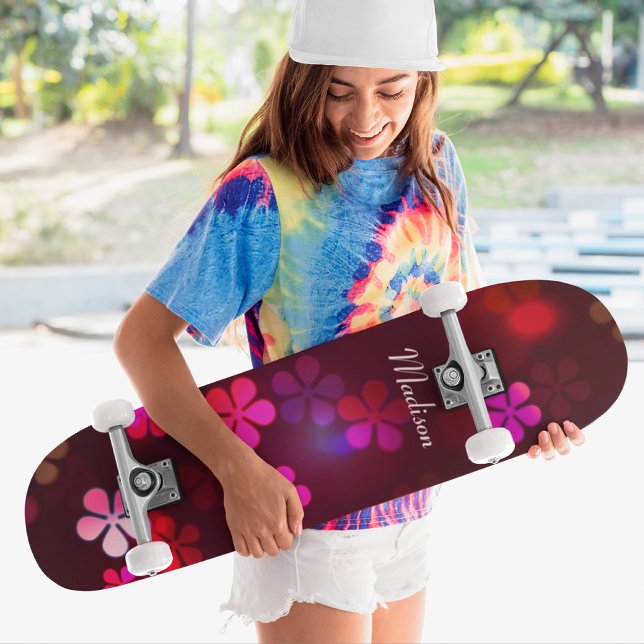 Skateboard Fille rose Floral Personnalisé Nom (Créateur téléchargé)