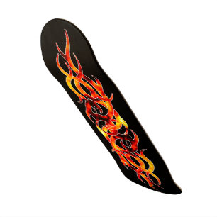 Skateboard "Flamme sur" la plate-forme de planche à roulettes