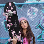 Skateboard Fleur de cerisier floral Monogramme Fille rose noi<br><div class="desc">Design botanique japonais rose cerisier de fleurs pour filles ados. Customisez ce Skateboard avec le nom de votre fille !</div>