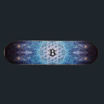 Skateboard Fleur de la vie/de cadeau spirituel personnalisé<br><div class="desc">La fleur univers saint de la vie/Blume de DES Lebens a personnalisé le cadeau spirituel. Personnalisez-la avec l'initiale/nom du destinataire ou customisez-la plus loin si vous aimez changer la police, la taille, et la couleur du texte aussi bien que déplacer le texte. Ou supprimez le texte si vous l'auriez plutôt...</div>