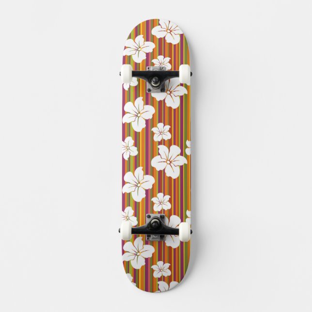 Skateboard Fleurs blanches sur un arrière - plan rayé (Recto)