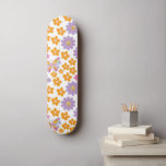 Skateboard Fleurs des années 90 mignonnes Papillons orange vi<br><div class="desc">Ce skateboard cool avec un motif pop art style années 90 cool ferait un cadeau merveilleux pour quelqu'un,  qui aime le style super!</div>