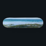 Skateboard Floride Beach Sunset Photo Beau littoral<br><div class="desc">Cette belle photo en soirée de la plage de Floride à Destin présente les jolies vagues de l'océan qui roulent sur le sable juste avant un coucher de soleil d'été à la tombée de la nuit. Joli skateboard de photographie balnéaire pour quelqu'un qui aime la côte.</div>