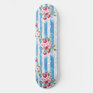 Skateboard Fraises vintages et fleurs sur bandes bleues