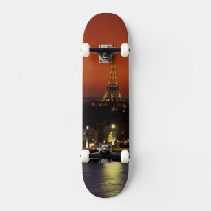 Skateboard France, Paris Vue du coucher de soleil sur la Tour