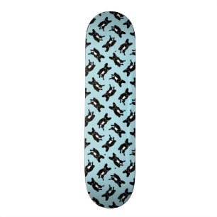 Skateboard Frenchie brindle mignon en art numérique noir et