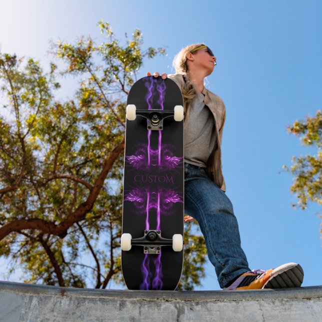 Skateboard Fumée de dragon violet noir avec nom ou monogramme (Extérieur 1)