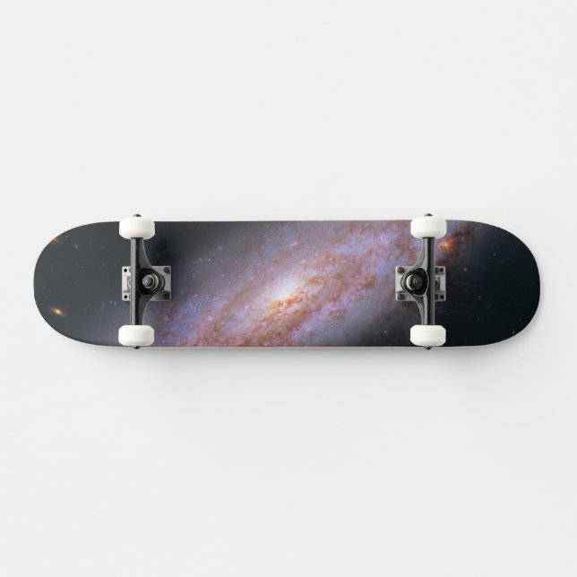 Skateboard Galaxie Spirale Ngc 3972. (Horz)