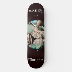 Skateboard Garder Carly hors du comté