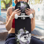Skateboard Gothique du crâne Flore noire blanche<br><div class="desc">Cette conception peut être personnalisée en choisissant l'option customiser pour ajouter du texte ou apporter d'autres modifications. Si ce produit a la possibilité de transférer la conception à un autre article, veuillez vous assurer d'ajuster la conception en fonction des besoins. Communiquez avec moi à colorflowcreations@gmail.com si vous désirez obtenir ce...</div>