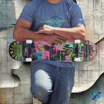 Skateboard Graffiti de Neon inspiré avec Vibe de rue Abstrait<br><div class="desc">Ce skateboard design présente une esthétique audacieuse, inspirée du graffiti, avec une palette de couleurs néon, vert électrique, rose et violet. Les éléments d'art de rue abstraits et les symboles dessinés à la main en plusieurs couches capturent l'esprit rebelle de la culture urbaine. Parfait pour les patineurs qui s'épanouissent sur...</div>