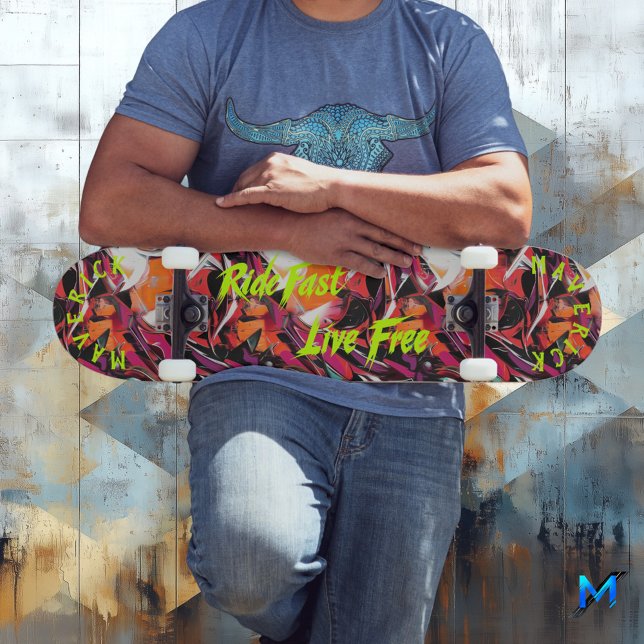 Skateboard Graffiti Néon et devise jaune 'Roule Vite Vis Libr (Créateur téléchargé)