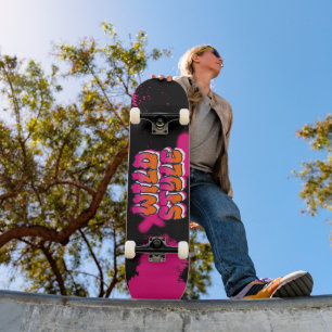 Skateboard Graffiti rose sauvage