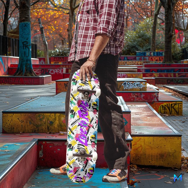 Skateboard Graffiti vibrant et devise 'Vivre pour rouler' en  (Créateur téléchargé)