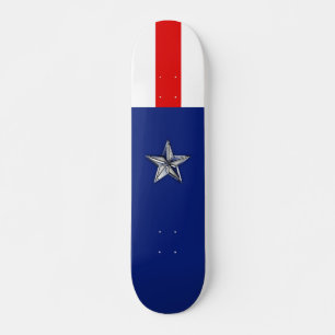 Skateboard Grand Chrome comme l'étoile d'argent sur les coule