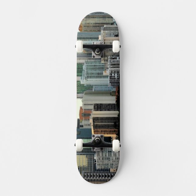 Skateboard Gratte-ciel de Miami contre le ciel clair large (Recto)