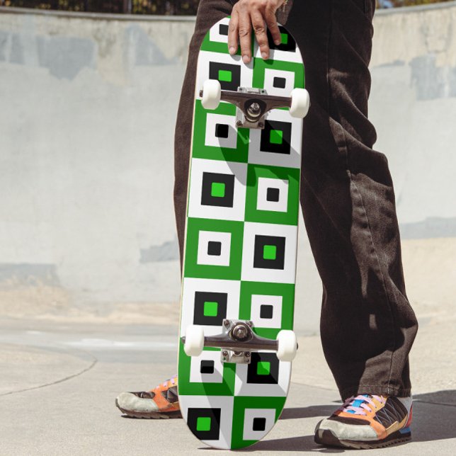 Skateboard Green Black White Checkered Squares Pattern (Créateur téléchargé)
