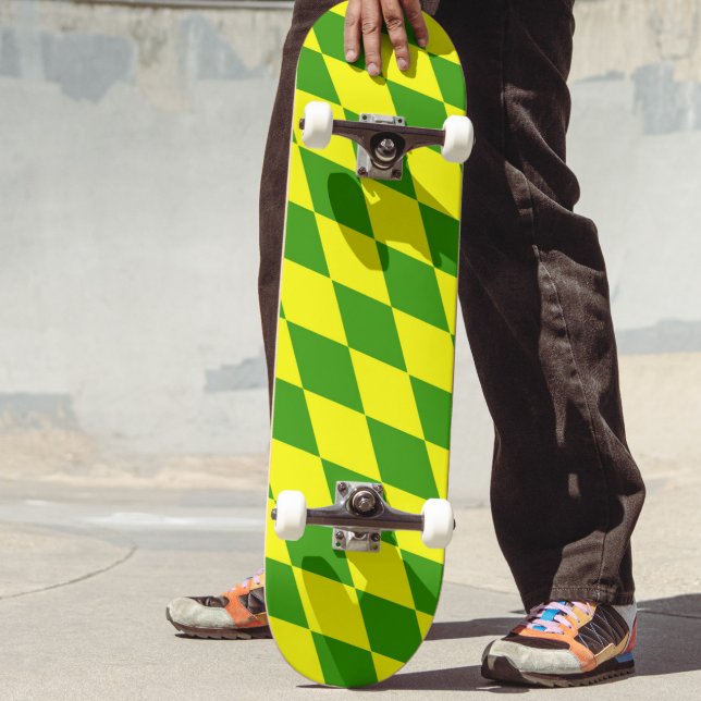 Skateboard Green Yellow Harlequin Checkered Design  (Créateur téléchargé)