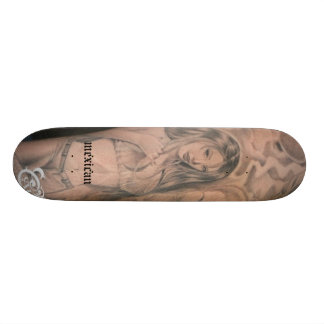 Skateboard gril mexicain