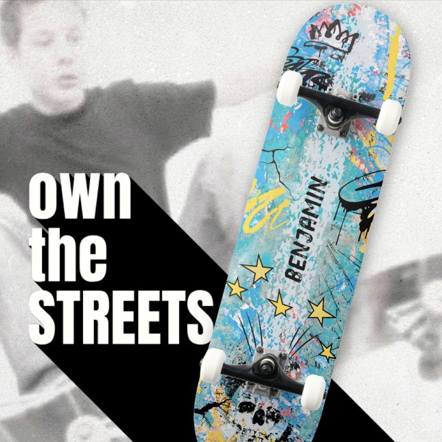 Skateboard Gros crâne de graffiti urbain (Bold Vibrant Urban Graffiti Skull Skateboard ©Susanne Sachers - Sunny Wanderlust 🌞✈️)