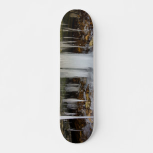 Skateboard Grotte gelée