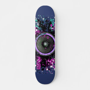 Skateboard Haut-parleur de musique et peinture rayée