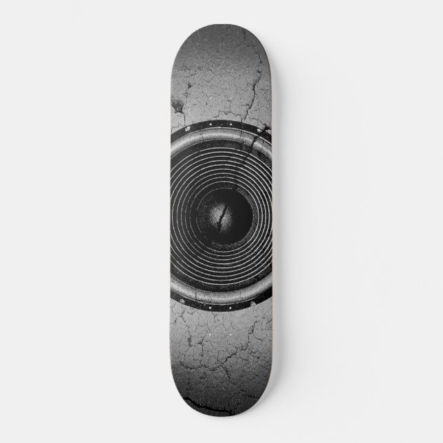 Skateboard Haut-parleur de musique sur un mur fissuré (Recto)