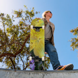 Skateboard Jaune et Fleurs Lilac Violettes