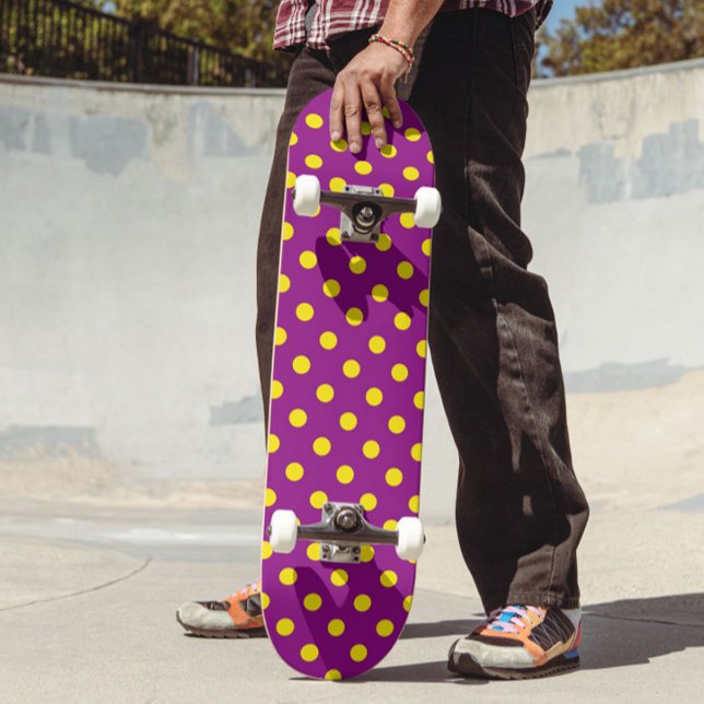Skateboard Jaune sur violet Pois design Motif (Créateur téléchargé)