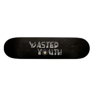 SKATEBOARD JEUNESSE GASPILLÉE