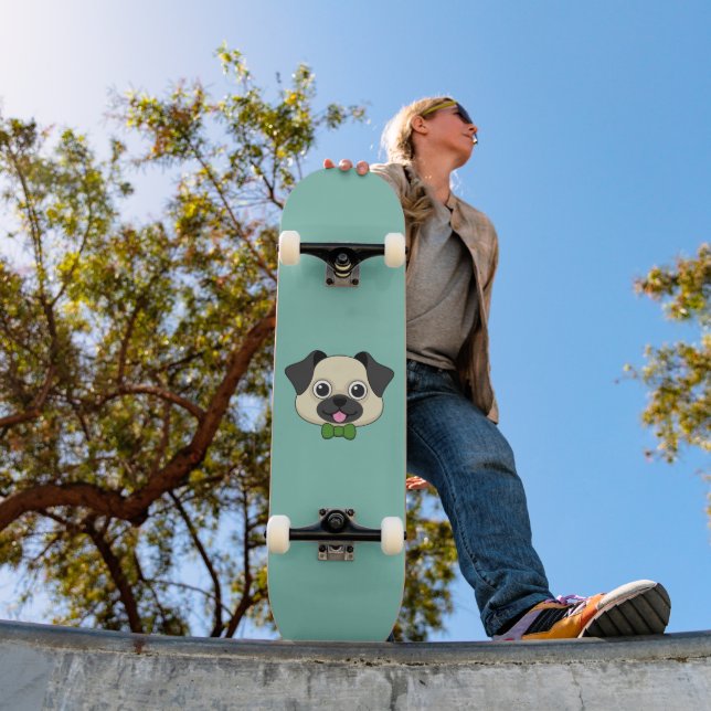 Skateboard Joli chien Carlin avec Papillon (Extérieur 1)