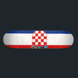 Skateboard La Croatie, Croatie<br><div class="desc">La Croatie, Croatie. Perfectionnez pour n'importe qui qui aime la Croatie. Nous avons d'autres drapeaux de la Croatie et drapeaux de la Croatie, symboles de la Croatie et manteau de la Croatie des bras. Son une grande manière de montrer votre fierté de la Croatie. Les meilleurs drapeaux de la Croatie,...</div>