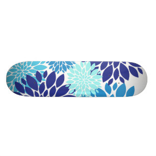 Skateboard La turquoise turquoise assez bleue fleurit l'art