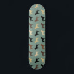 Skateboard Laboratoires de Motif des silhouettes de chien des<br><div class="desc">Planche à roulettes Labrador Lover's Skateboard. motif de silhouettes avec Black Labs, Yellow Labs, Chocolate Labs et Fox Red Labradors. Visitez le Doodle World de Jenn pour encore plus de produits avec ce design amusant pour chiens, ainsi que plus de cadeaux à thème pour chiens.</div>