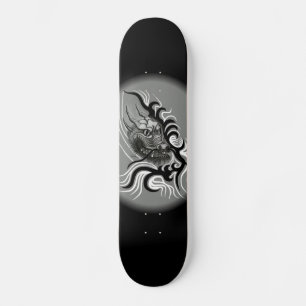 Skateboard Le dragon chinois à la toiture de tatouage