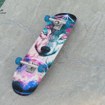 Skateboard Le loup mystique de l'espace<br><div class="desc">Ce décor à thème est composé d'un loup avec une fumée bleue et rose vibrante qui sort de ses yeux au-dessus d'une planète avec un spectacle de néon géométrique. #wolf #espace #animaux #nature #cool #galactic #néon #fumée #moderne #lune #vivante #tendance #géométrique #étoiles #planète #skateboard #spatialMode</div>