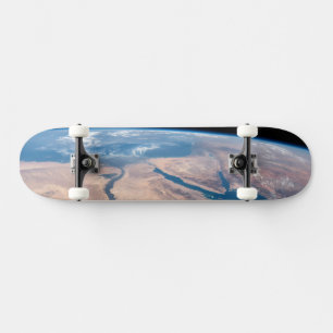 Skateboard Le Nil, La Mer Rouge Et La Mer Méditerranée.