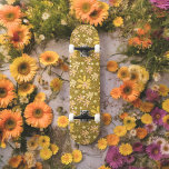 Skateboard les années 70 Jardin Jaune<br><div class="desc">Fun et funky jaune les années 70 inspiré floral</div>