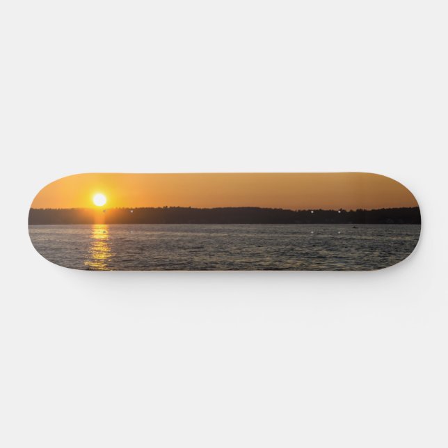 Skateboard Les Jours Se Terminent À Traverse City (Horz)