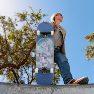 Skateboard Licorne dans les Nuages