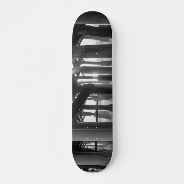 Skateboard Lumière dorée à travers les niveaux de gris (Devant)