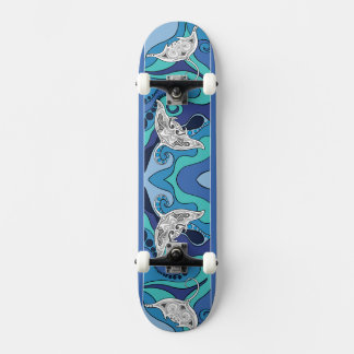 Skateboard Manta Rays in Paradise