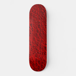 Skateboard Métal rouge endommagé