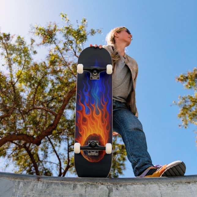 Skateboard Météore enflammé (Extérieur 1)