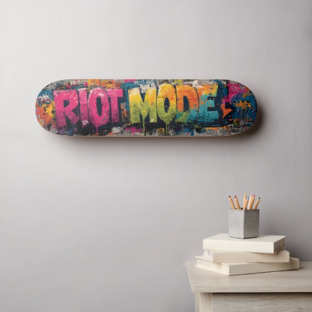 Skateboard "MODE RIOT" en Graffiti urbain dynamique (Art mural (Horz))