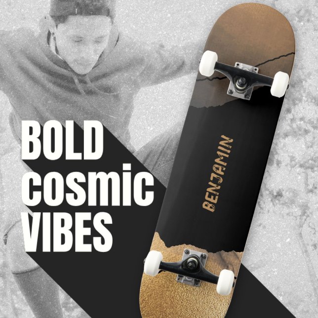 Skateboard Moderne Éclectique Noir Or Cosmique (Black and Gold Space-Inspired Modern Your Name Skateboard ©Susanne Sachers - Sunny Wanderlust 🌞✈️)