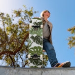 Skateboard Moitié du tuyau feuille Monstera<br><div class="desc">Monstera Leaf demi-cornières de cornemuses par © Cathy Thompson. Design botanique vert parfait pour cette ambiance estivale.</div>