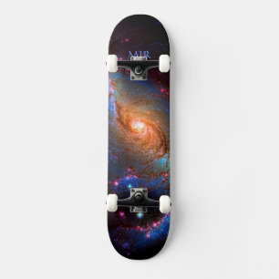 Skateboard Monogramme Barred Spiral Galaxy NGC 1672